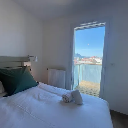 Apartamento L'urban - Parc, Centre, Parking & Balcon Avec Vue! *